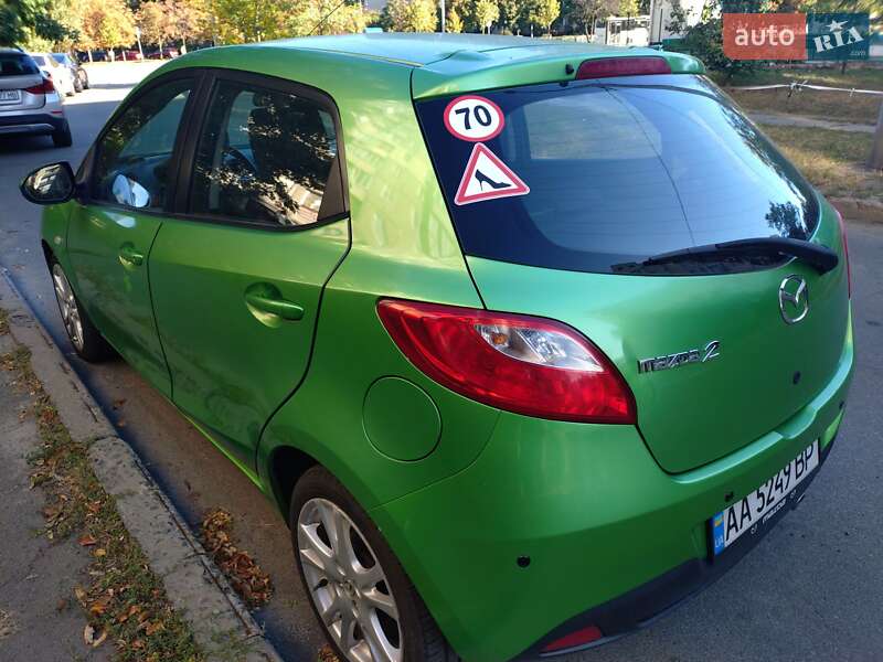 Хэтчбек Mazda 2 2008 в Киеве