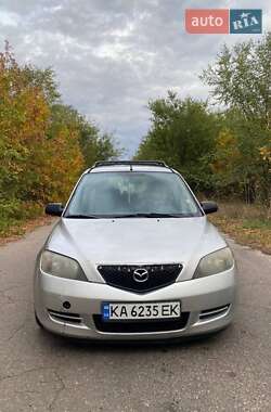 Хэтчбек Mazda 2 2003 в 