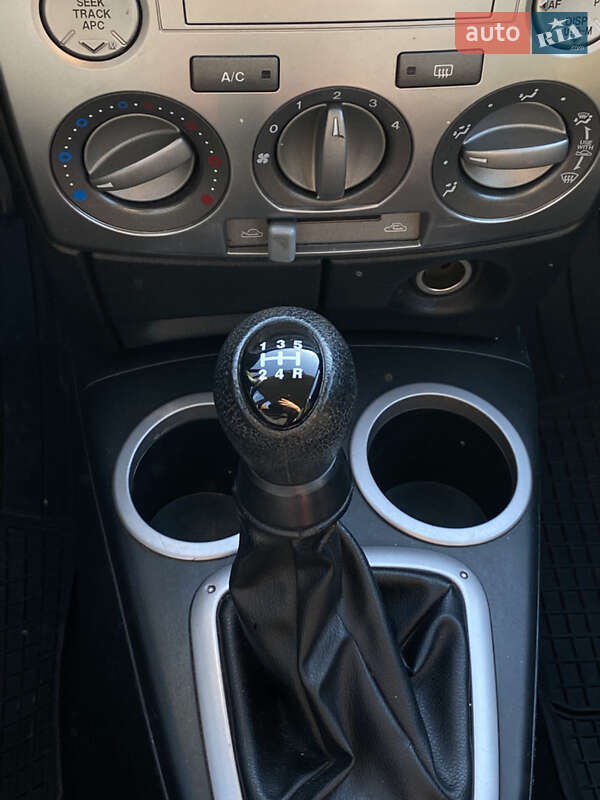 Хэтчбек Mazda 2 2007 в Луцке