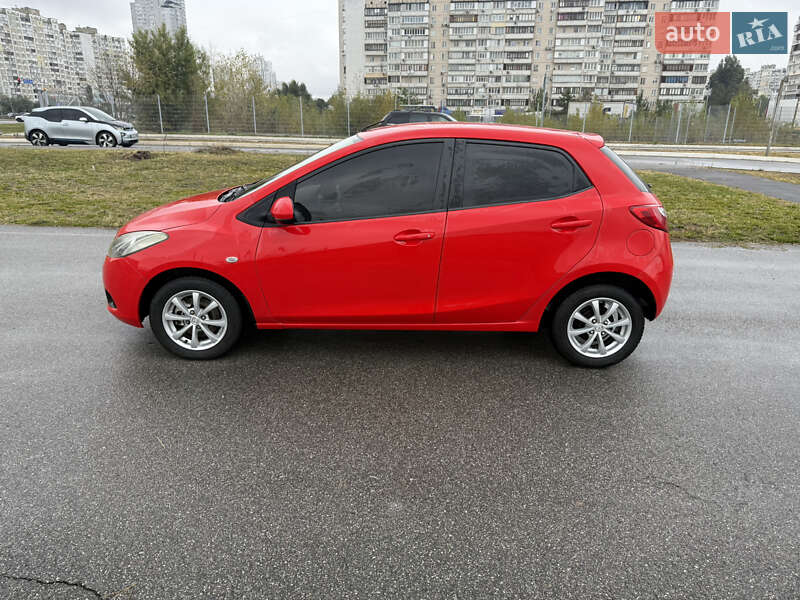 Хэтчбек Mazda 2 2008 в Киеве