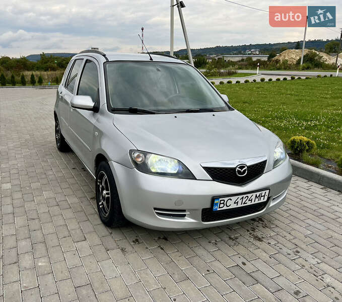 Mazda 2 2004