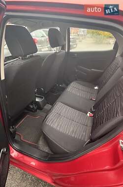 Хэтчбек Mazda 2 2008 в 