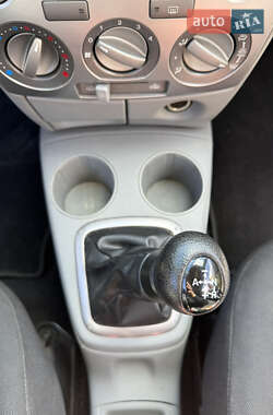 Хэтчбек Mazda 2 2004 в Жмеринке