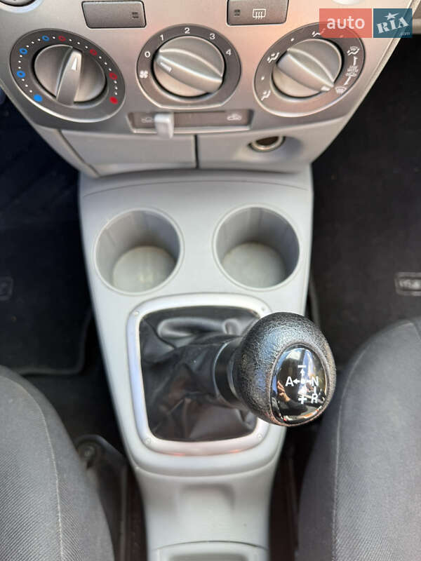 Хетчбек Mazda 2 2004 в Жмеринці