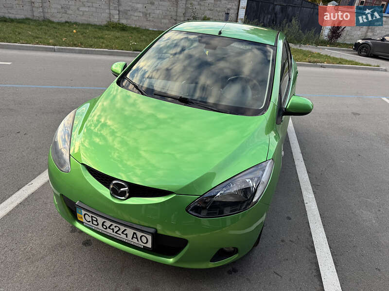 Хэтчбек Mazda 2 2009 в Чернигове