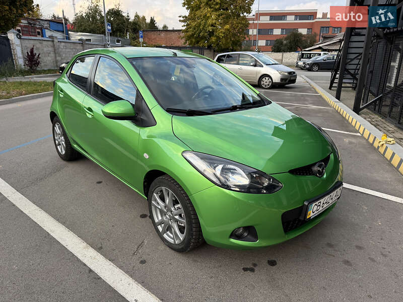 Хэтчбек Mazda 2 2009 в Чернигове