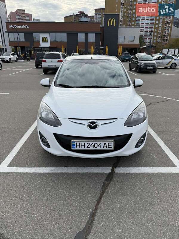 Хэтчбек Mazda 2 2010 в Киеве