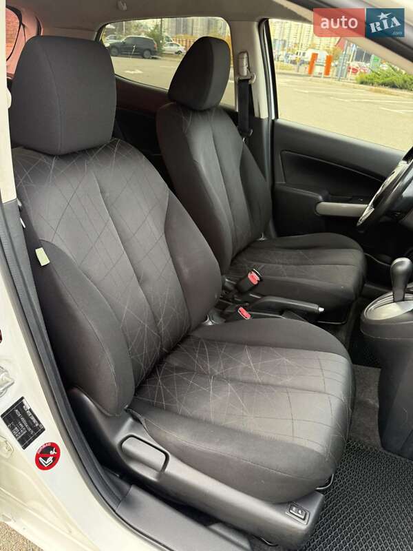 Хэтчбек Mazda 2 2010 в Киеве