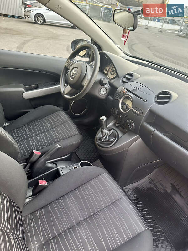 Хетчбек Mazda 2 2008 в Києві фото 11 Хетчбек Mazda 2 2008 в Києві