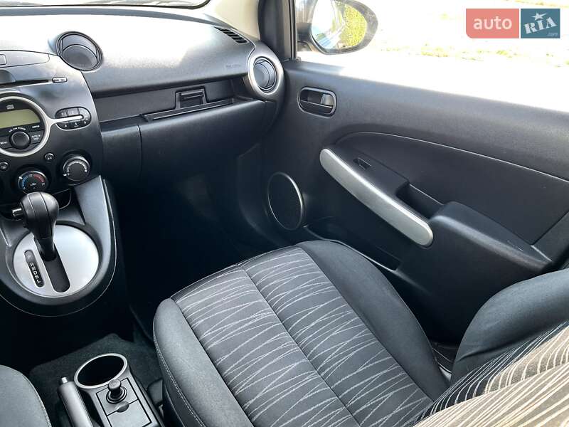 Хэтчбек Mazda 2 2009 в Славуте