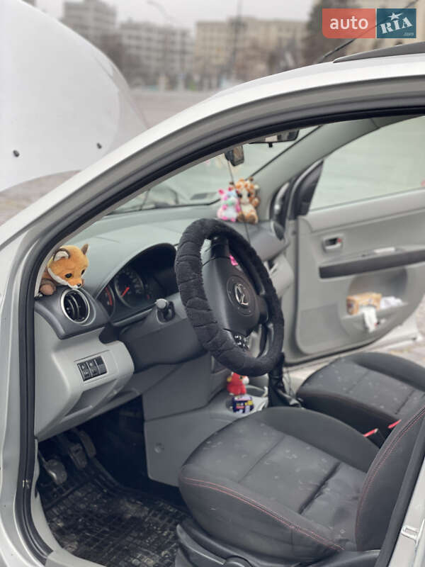 Хетчбек Mazda 2 2003 в Харкові