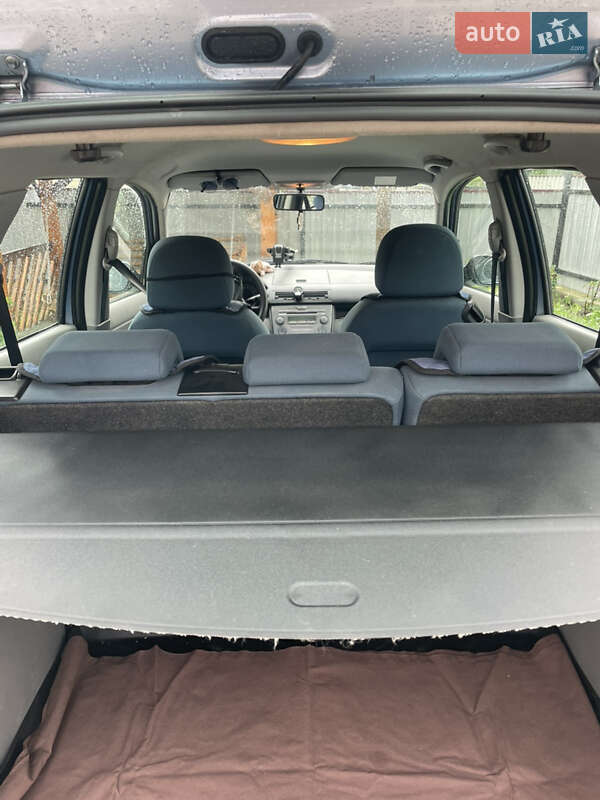 Хэтчбек Mazda 2 2005 в Верховине