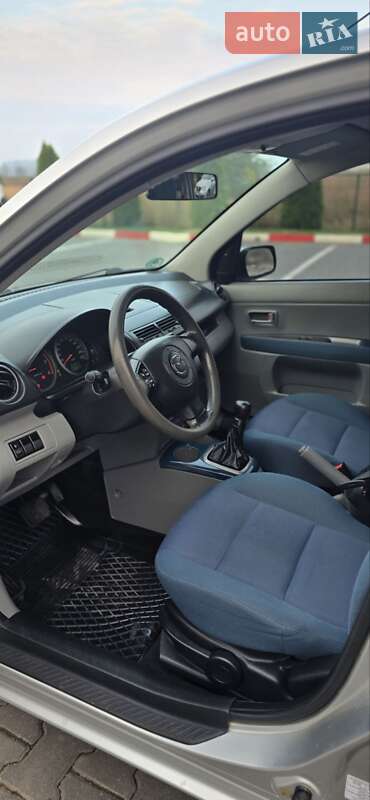 Хэтчбек Mazda 2 2005 в Черновцах