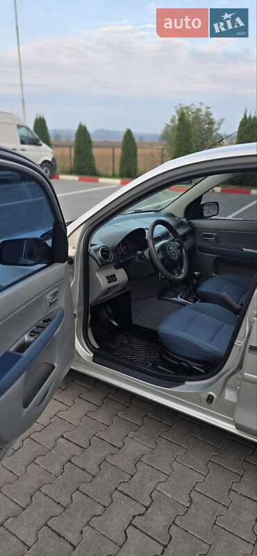 Хэтчбек Mazda 2 2005 в Черновцах