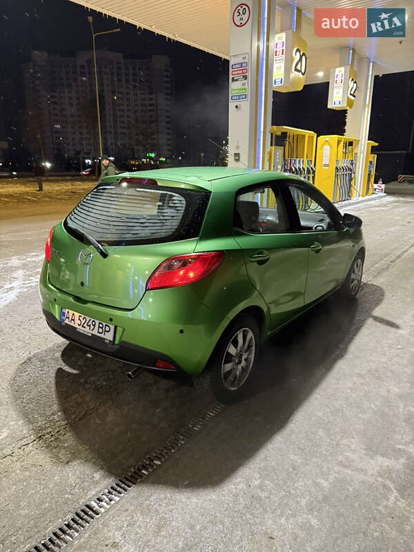 Хэтчбек Mazda 2 2008 в Киеве