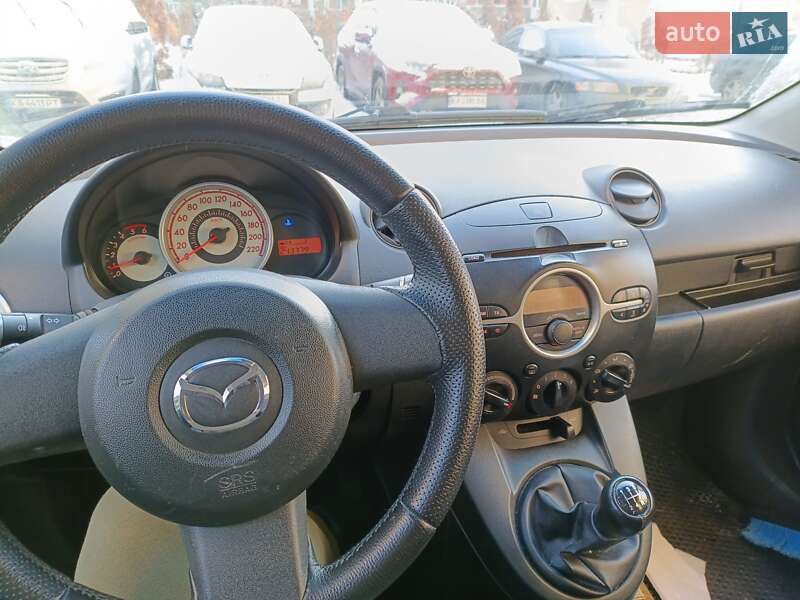 Mazda 2, фото из объявления