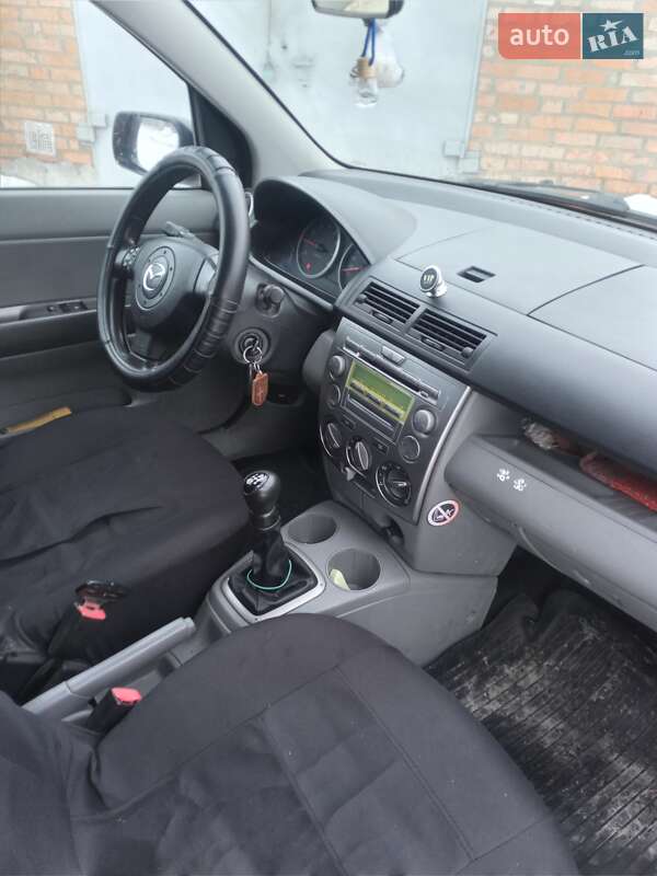 Хэтчбек Mazda 2 2004 в Умани