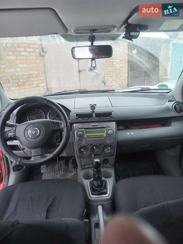 Хэтчбек Mazda 2 2004 в Умани