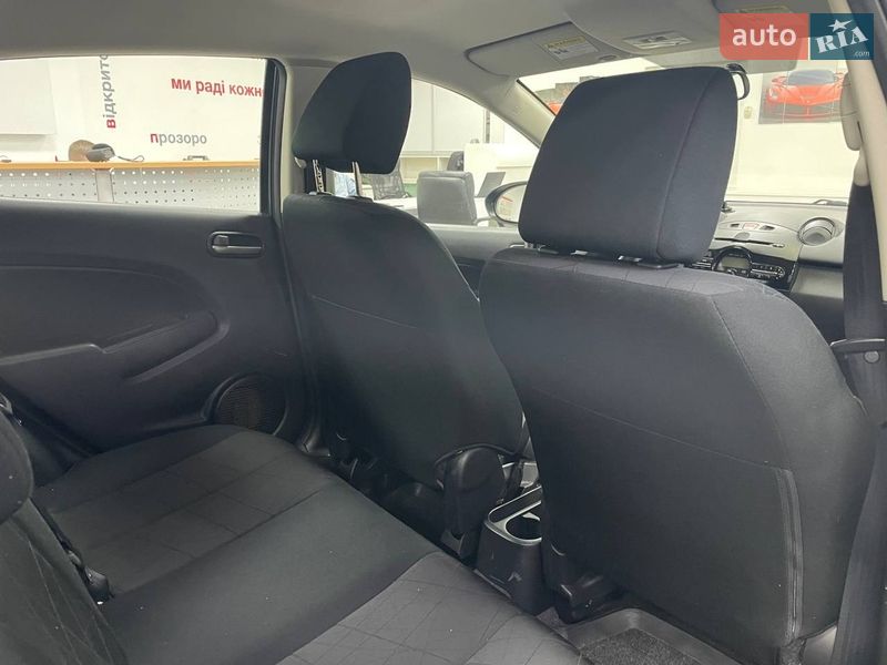 Хэтчбек Mazda 2 2013 в Киеве