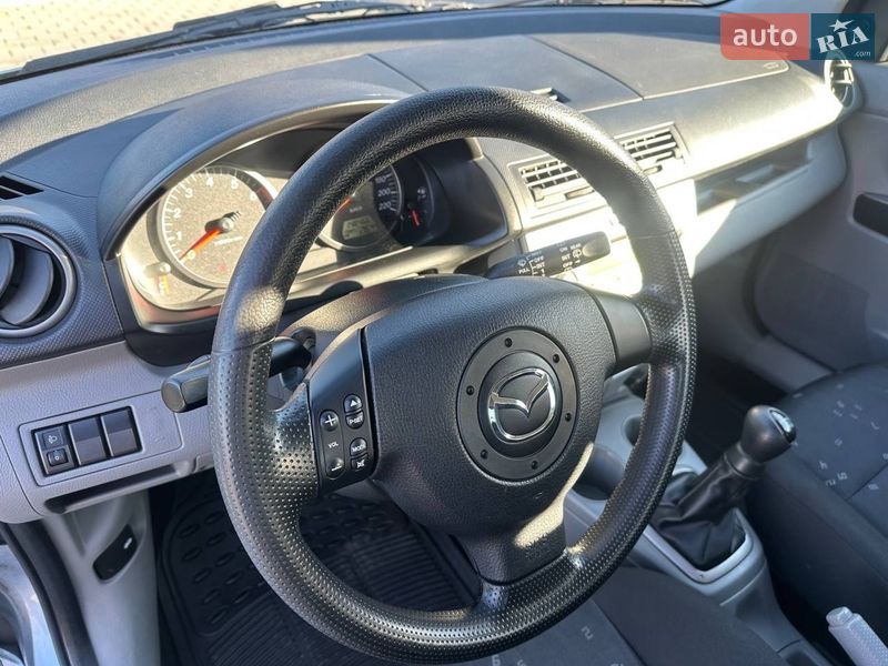 Хетчбек Mazda 2 2004 в Черкасах