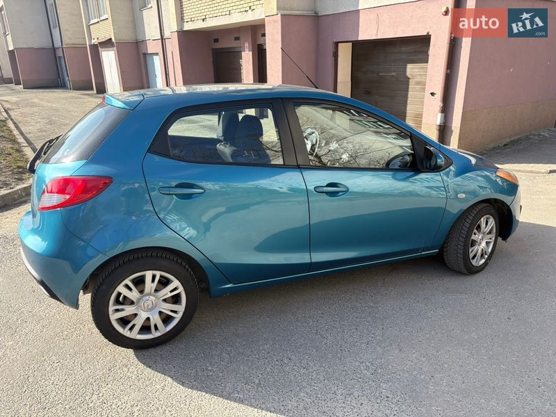 Хэтчбек Mazda 2 2012 в Львове