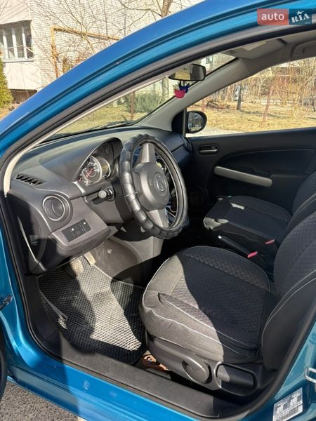 Хэтчбек Mazda 2 2012 в Львове