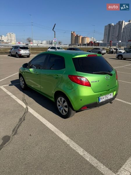 Хэтчбек Mazda 2 2010 в Киеве