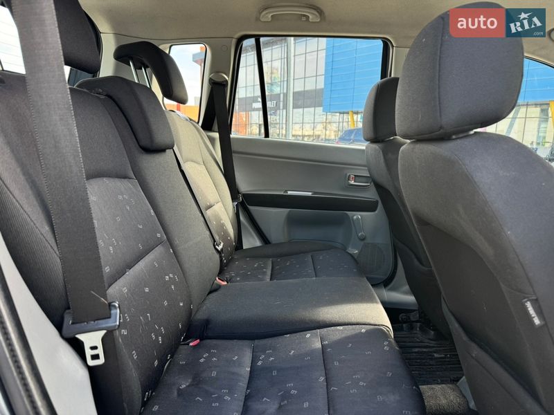 Хэтчбек Mazda 2 2004 в Киеве