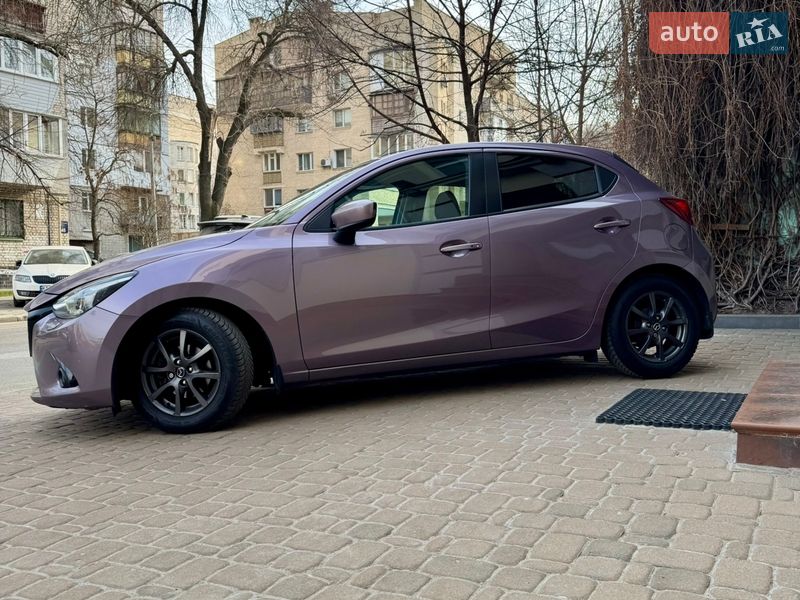 Хэтчбек Mazda 2 2016 в Киеве