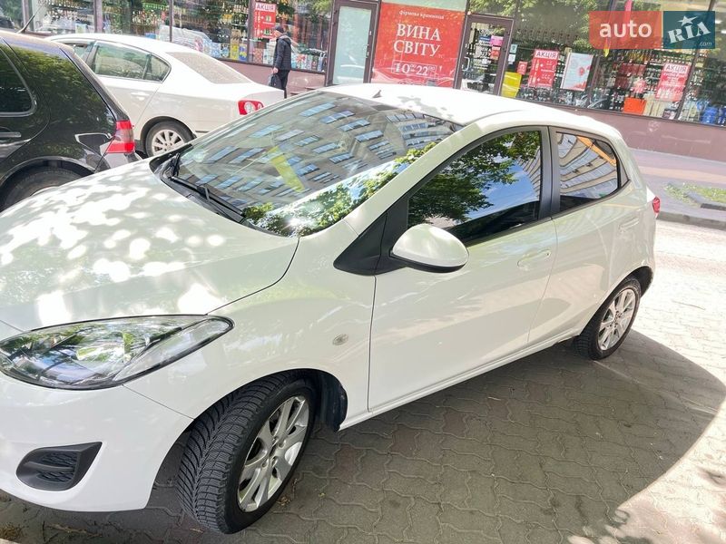 Хэтчбек Mazda 2 2012 в Львове
