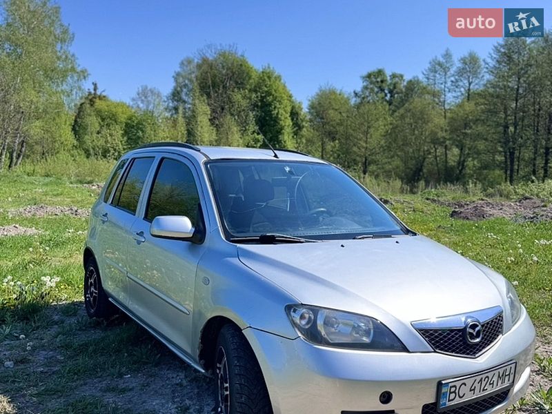 Хэтчбек Mazda 2 2004 в Золочеве