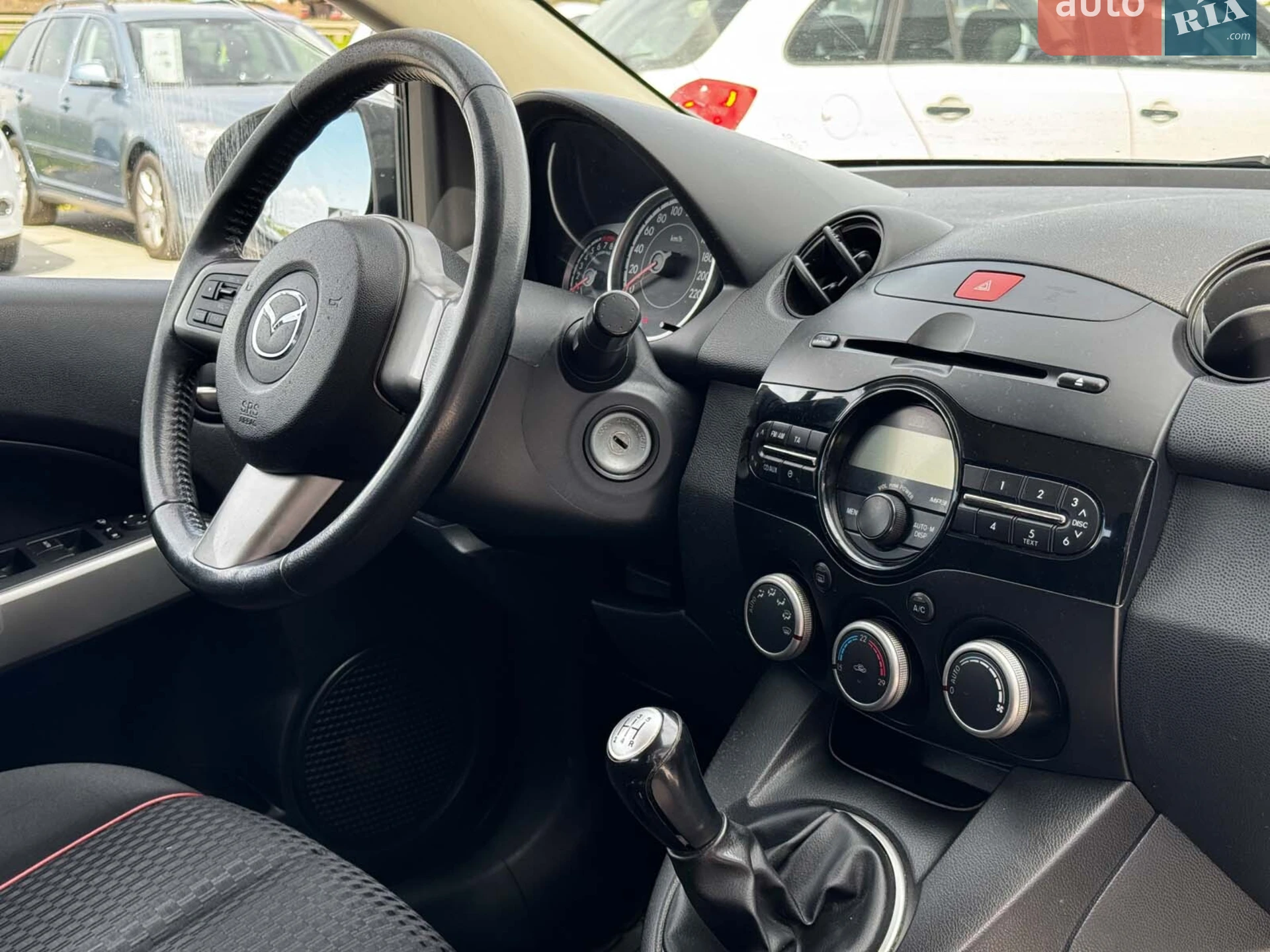 2011 Mazda 2 - мініатюра 26