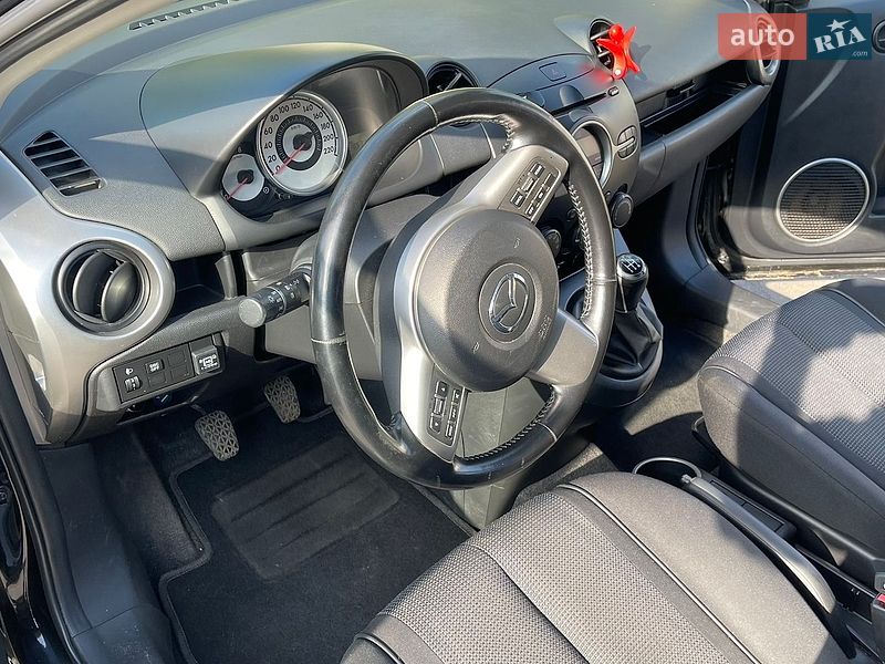 Хэтчбек Mazda 2 2008 в Днепре