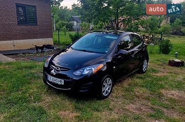 Хетчбек Mazda 2 2014 в Чернівцях