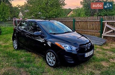 Хетчбек Mazda 2 2014 в Чернівцях