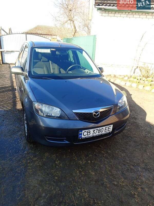 Mazda 2 2005