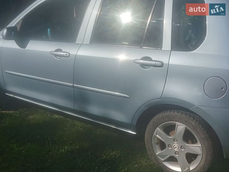 Хетчбек Mazda 2 2005 в Кіцмані