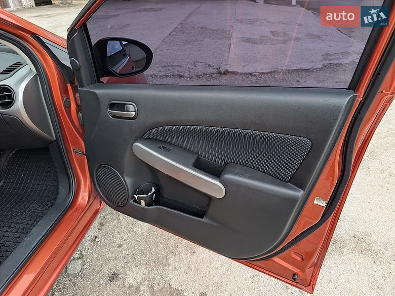 Хэтчбек Mazda 2 2008 в Тернополе