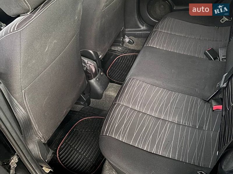 Хетчбек Mazda 2 2008 в Золотоноші