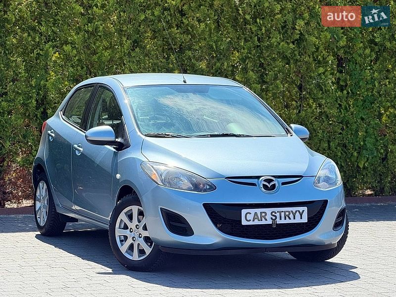 Хэтчбек Mazda 2 2012 в Стрые