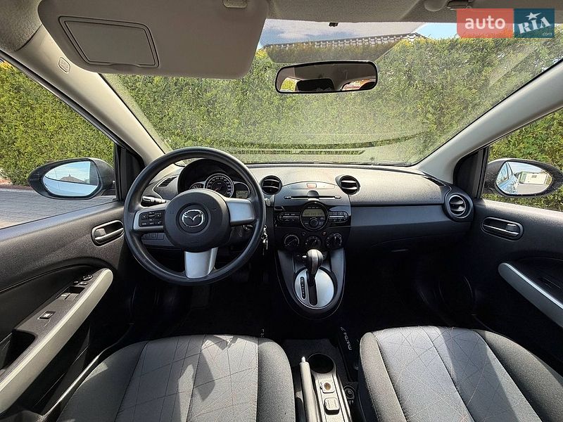 Хэтчбек Mazda 2 2012 в Стрые