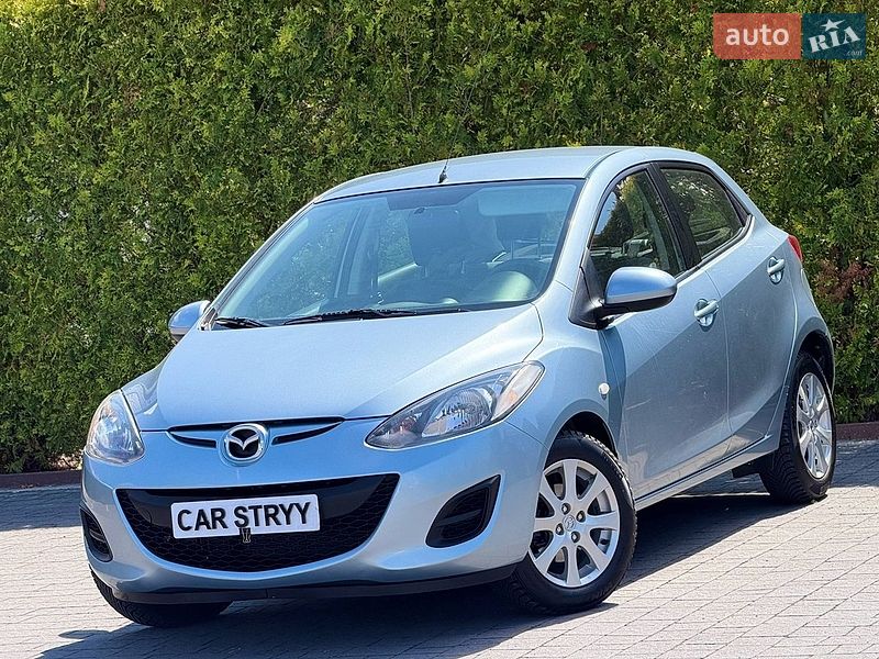 Хэтчбек Mazda 2 2012 в Стрые
