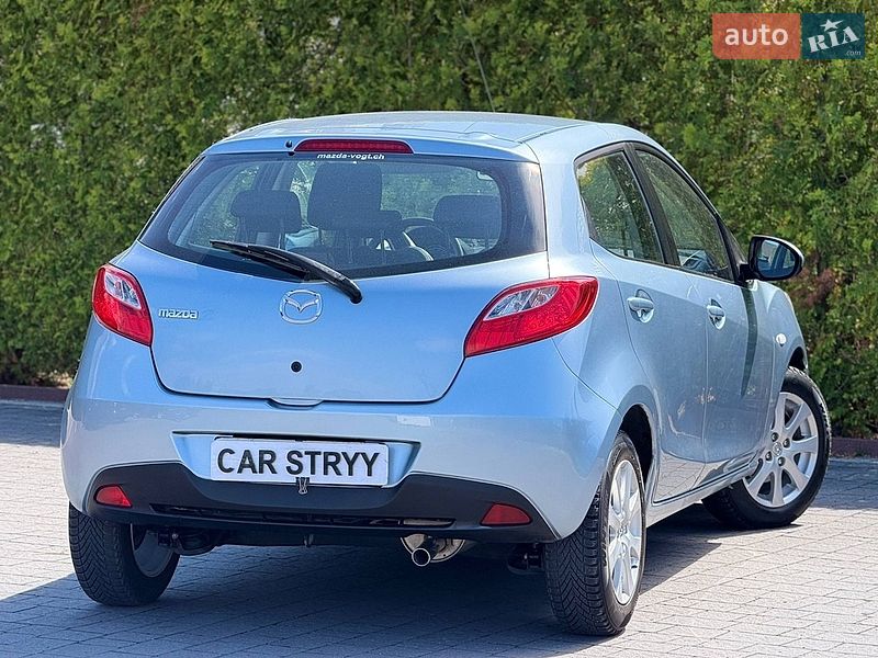 Хэтчбек Mazda 2 2012 в Стрые