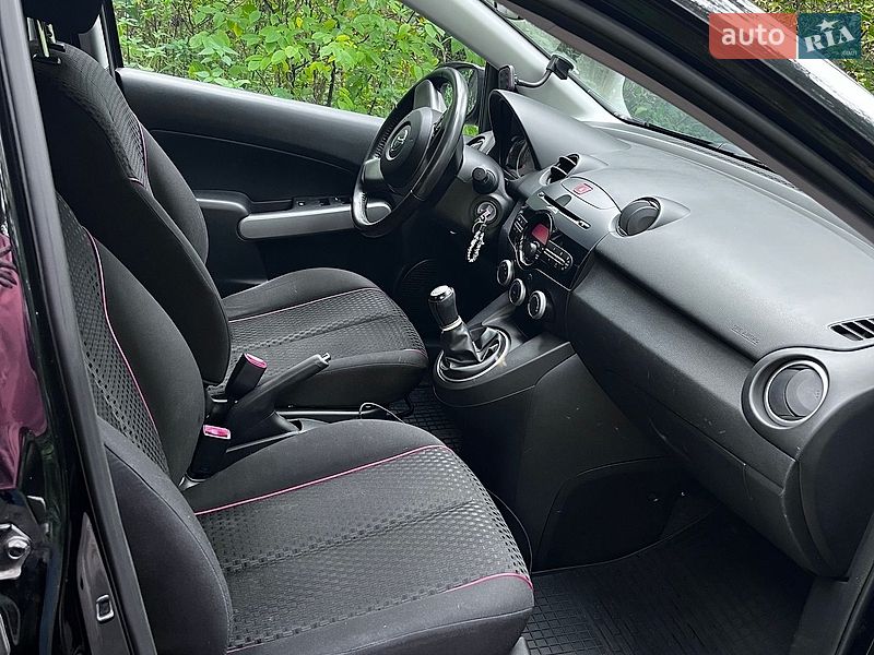 Хетчбек Mazda 2 2011 в Києві