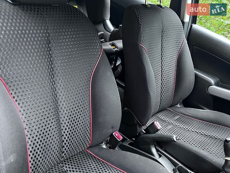 Хетчбек Mazda 2 2011 в Києві