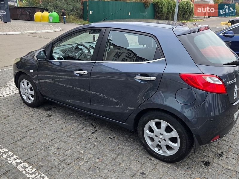 Хэтчбек Mazda 2 2008 в Киеве