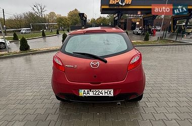 Хетчбек Mazda 2 2008 в Чернівцях