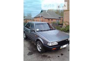 Седан Mazda 323 1987 в Хмельницком