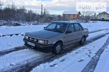 Седан Mazda 323 1987 в Львове