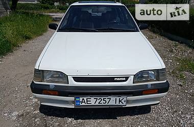 Универсал Mazda 323 1992 в Каменском